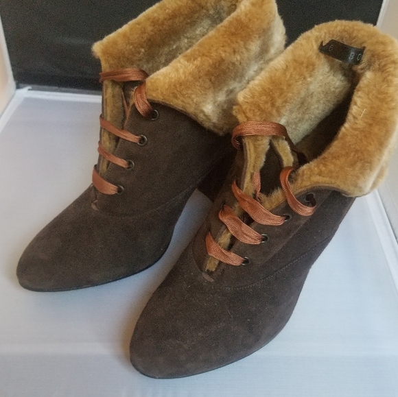Vintage suede and fur ankle boots by Robert Clergerie - Picture 2 of 8